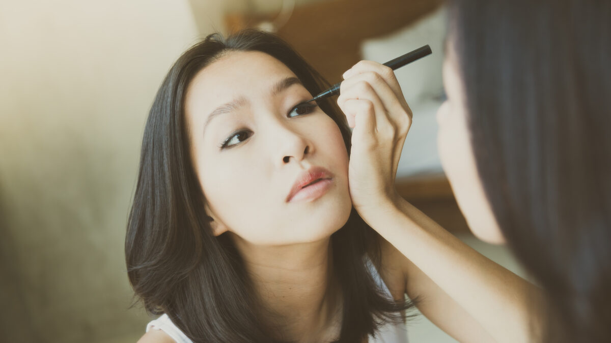 Забудь про стрелки и консилер! Как сделать корейский макияж: пошаговая инструкция
