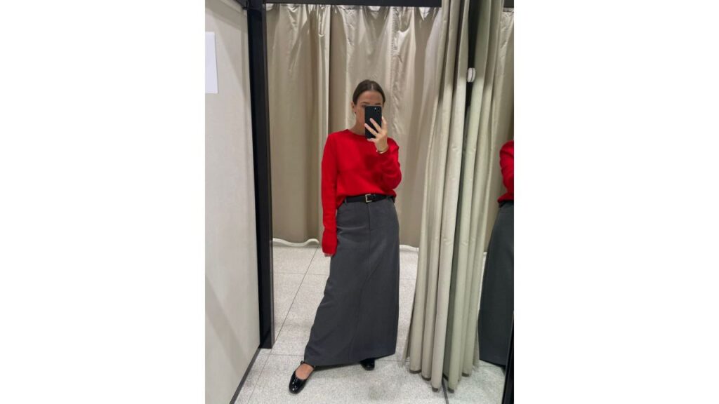 Принт «ромб» и рубашка-поло: стилист рассказала, что носить с юбкой – 15 идей