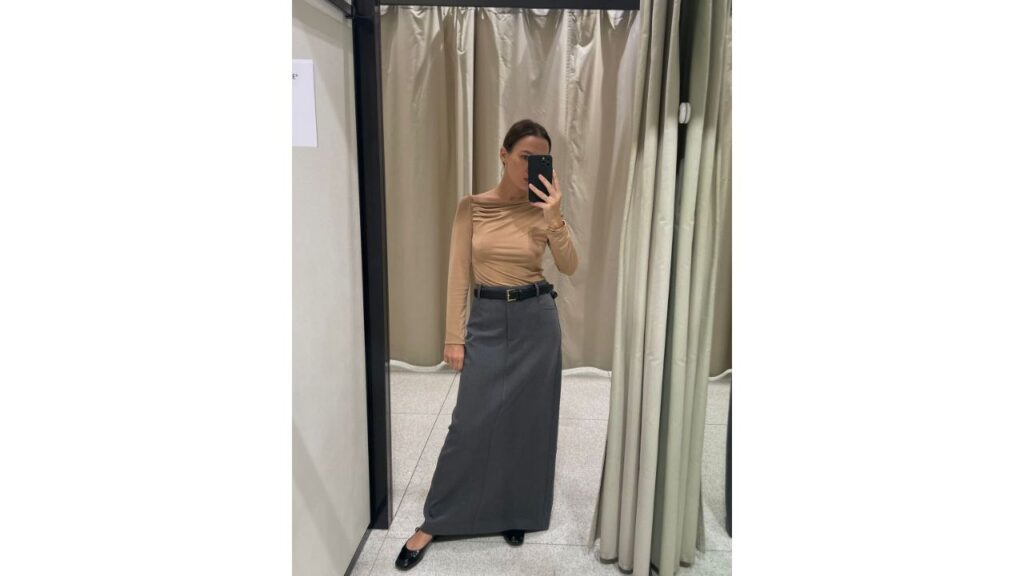 Принт «ромб» и рубашка-поло: стилист рассказала, что носить с юбкой – 15 идей