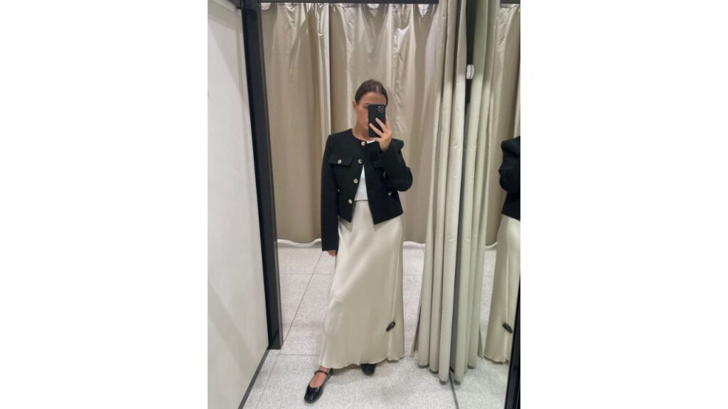 Принт «ромб» и рубашка-поло: стилист рассказала, что носить с юбкой – 15 идей