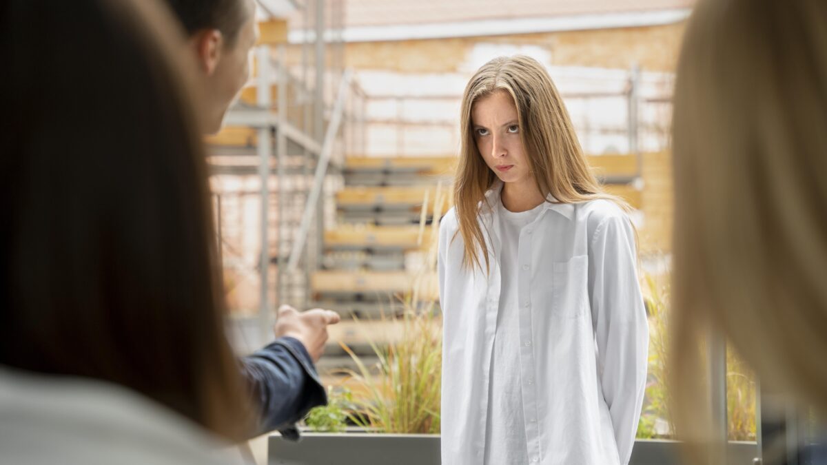 Крики, определённая дата и людные места: что такое триггеры и как с ними бороться