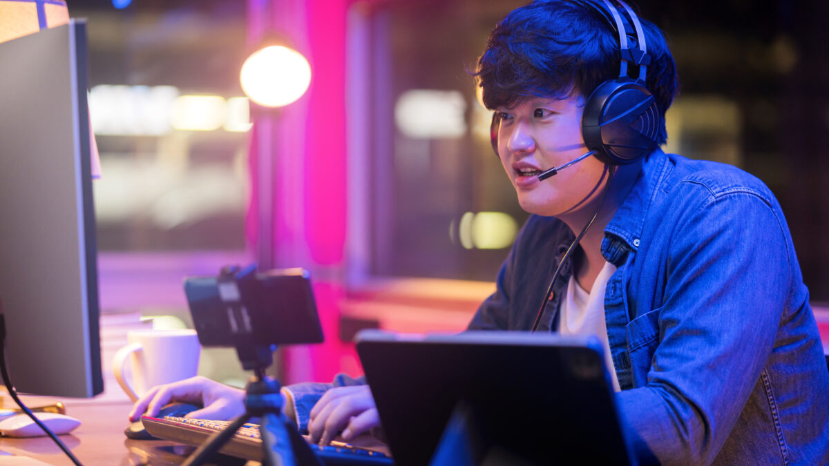 От хиппи до квадроберов: куда делись эмо и готы, и кто пришёл им на смену? Современные субкультуры