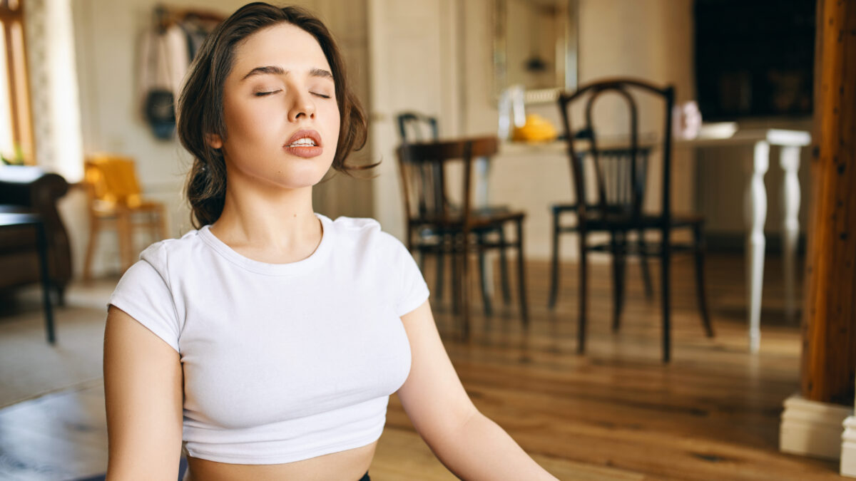 Это ложный сигнал! Всё, что надо знать о панических атаках: причины, симптомы, что делать – техники