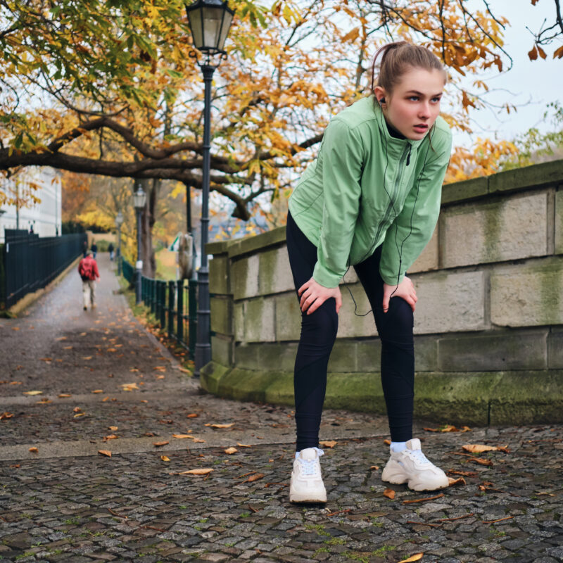 Почему болит бок при беге? Тренер назвал три причины и рассказал, что с этим делать