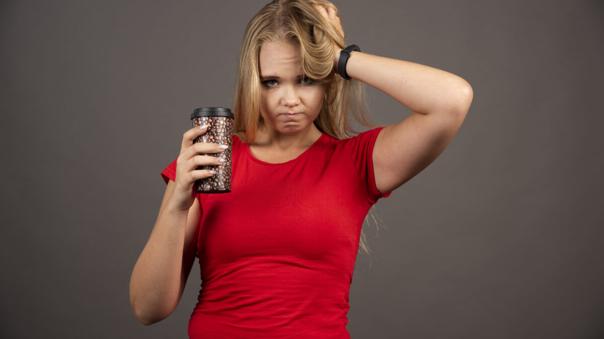 Энергетики для женщин: вред для гормонов и организма