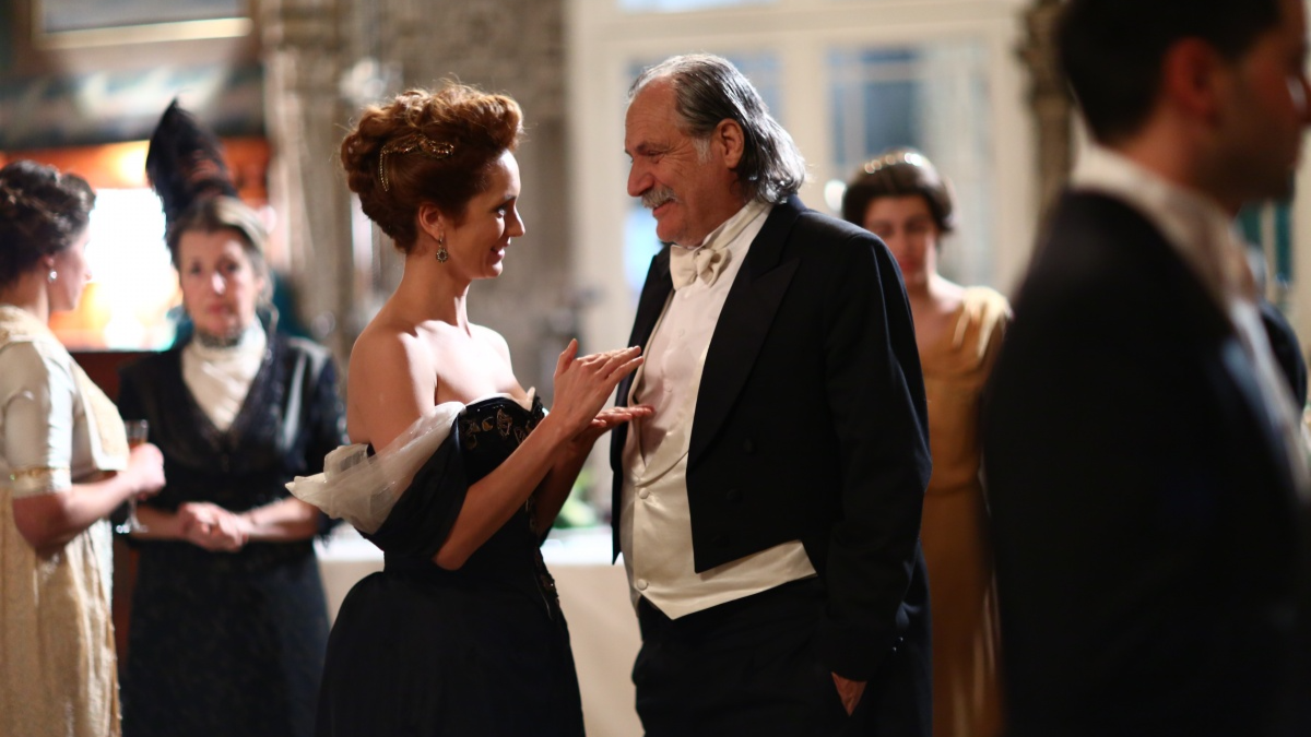 Кадр из сериала «Мата Хари».