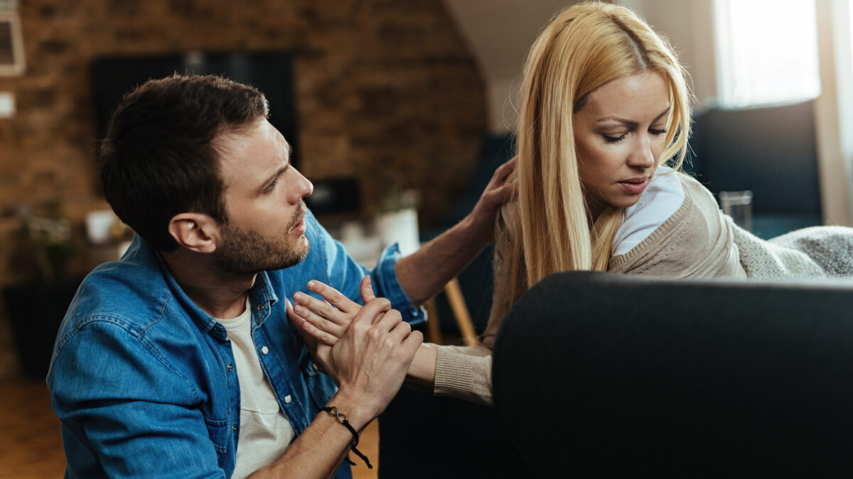 «Да я же просто шучу»: семь ред флагов в мужчинах. Беги, если замечаешь эти приёмчики и фразы