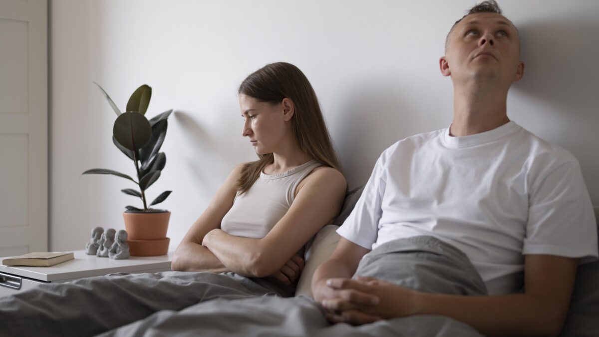 «Ты воспринимаешь всё близко к сердцу»: эмоциональные качели в отношениях – семь опасных звоночков