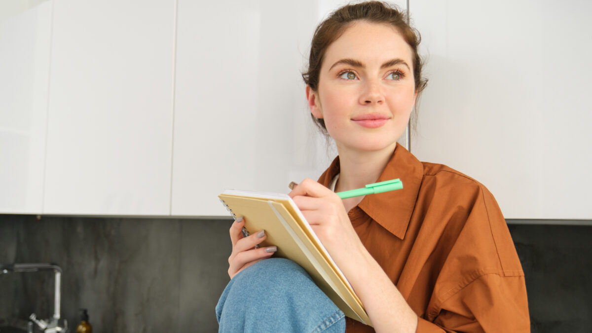 Просыпаешься и сразу в телефон? Не надо так! 10 утренних ритуалов сделают твой день продуктивным