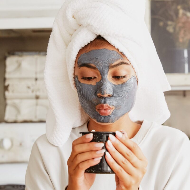 Безопаснее и дешевле! Патчи, маски, скрабы: как приготовить косметику в домашних условиях