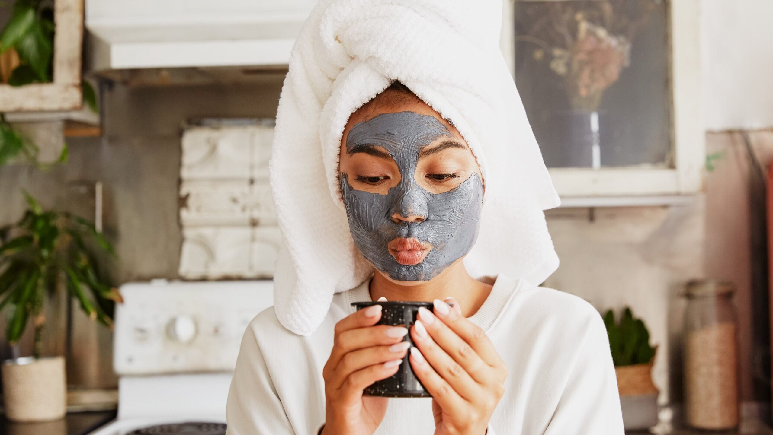 Безопаснее и дешевле! Патчи, маски, скрабы: как приготовить косметику в домашних условиях