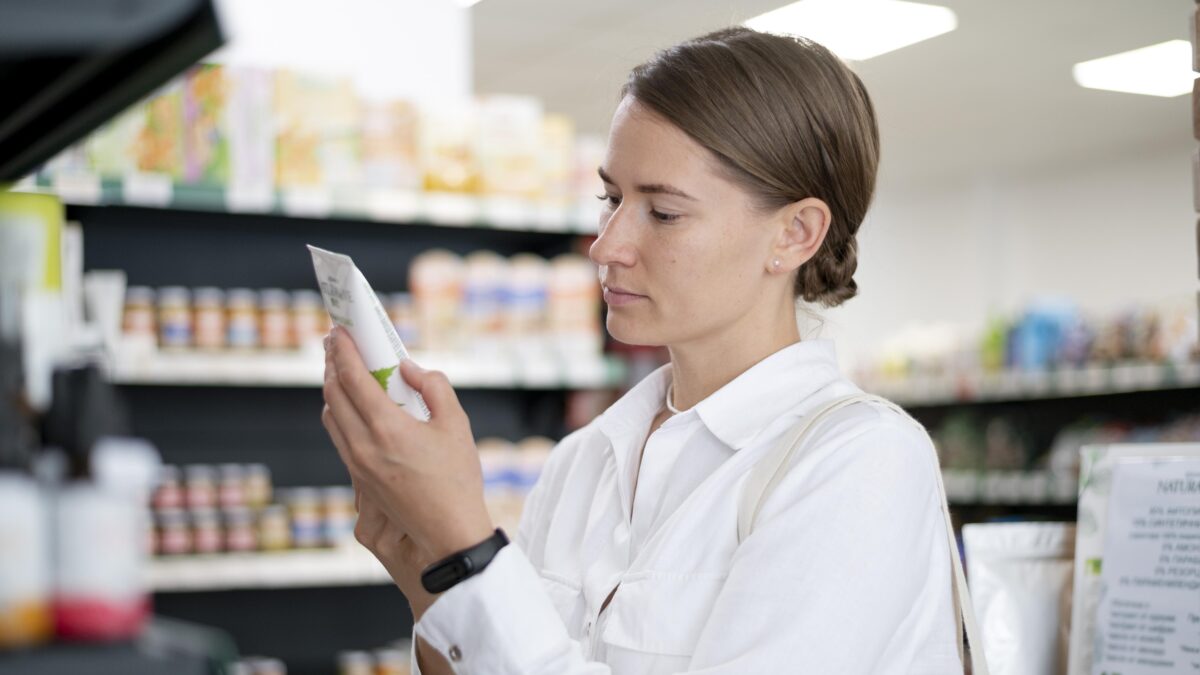 Дезодорант и антиперспирант: в чём разница, правила использования и как выбрать