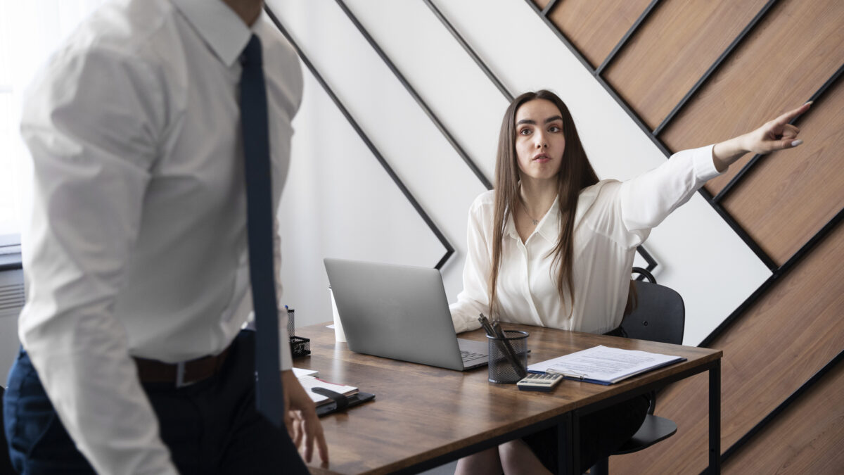 Вдруг меня раскроют? Синдром самозванца: что это, симптомы, причины и как бороться