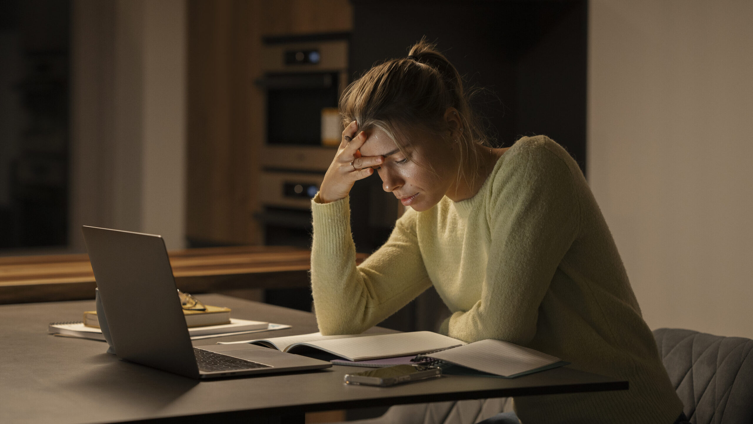 Ничего не хочу и плачу по ночам: эмоциональное выгорание и как из него выбраться 