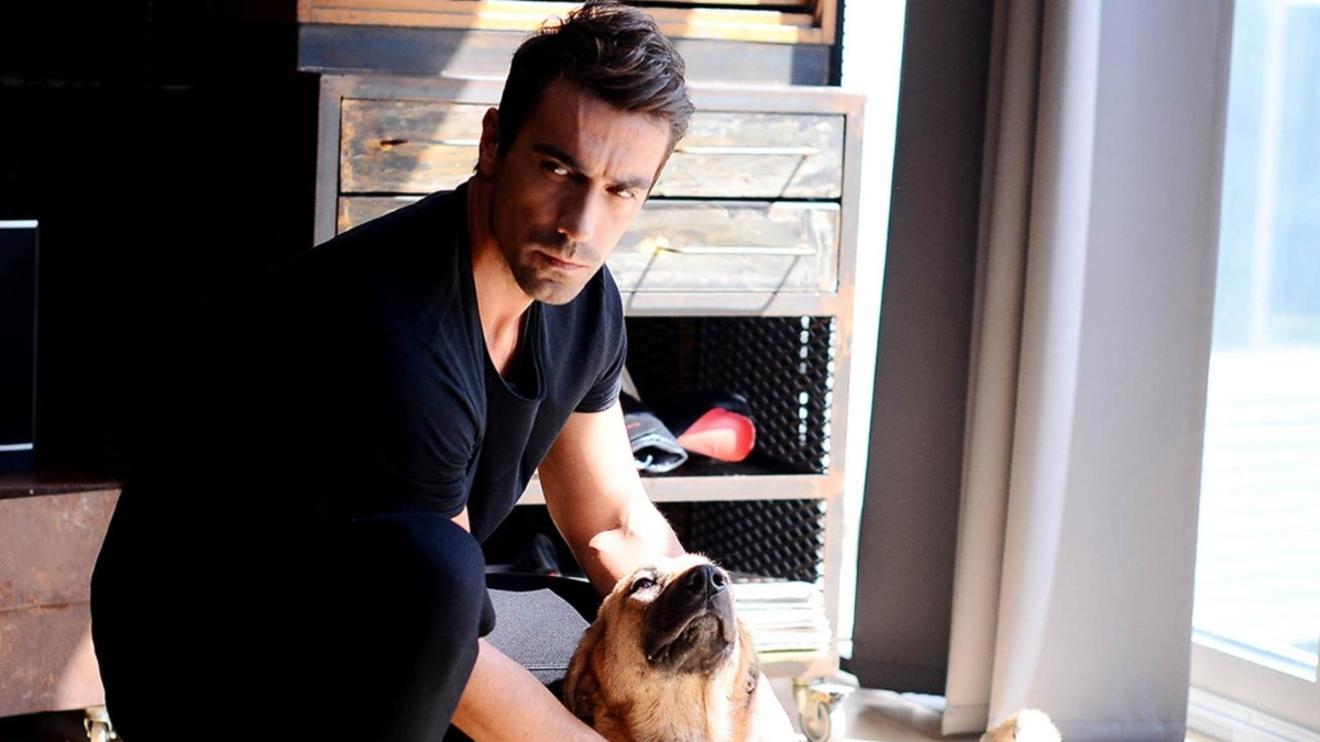 Челиккол Ибрагим исполнит главную роль / Кадр из сериала «Чёрно-белая любовь» (2017).