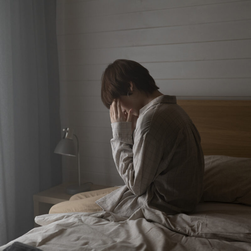 Бокал вина, чтобы расслабиться – это алкогольная зависимость? Как её выявить – рассказывает врач