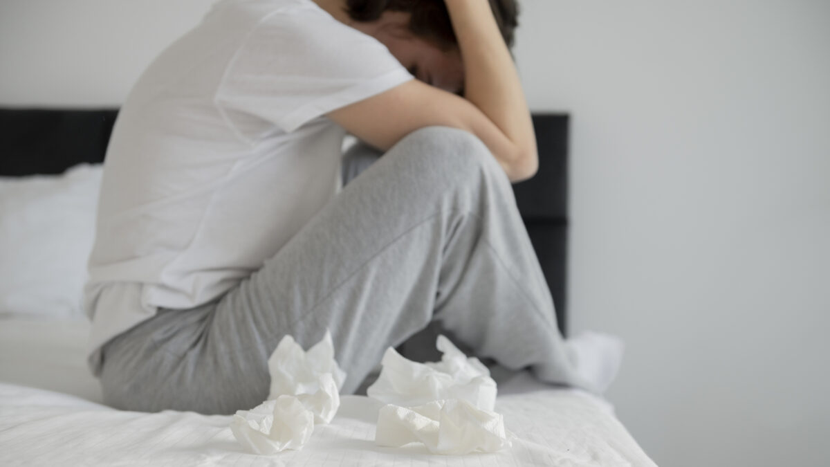 Как пережить расставание и почему это так тяжело: психолог