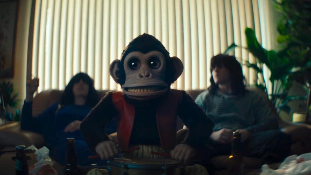 Кадр из фильма «Обезьяна» (2025)