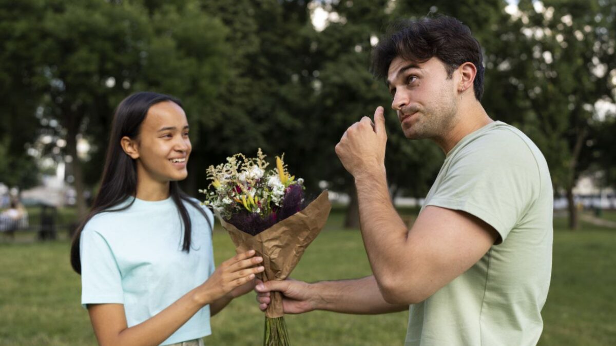 Браслет на удачу и карта: как карманники разводят туристов – схемы и меры предосторожности