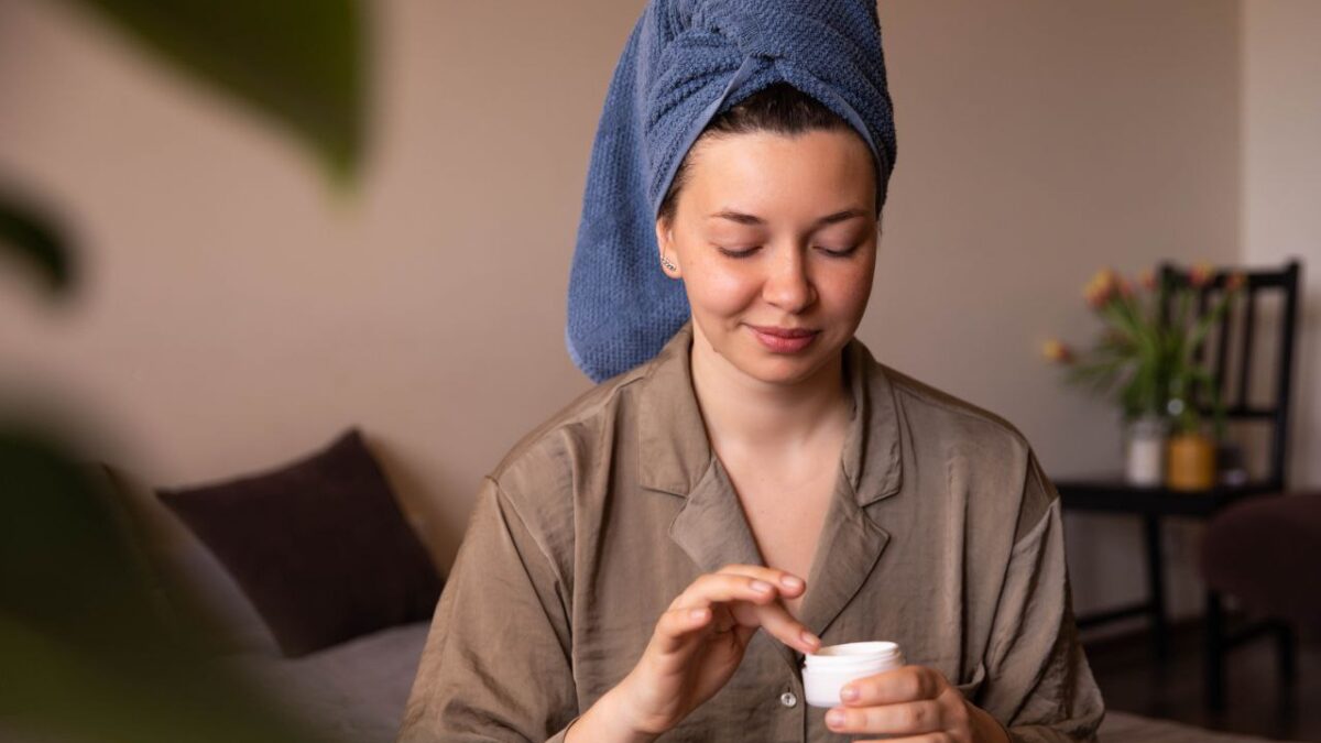 Болезни, преждевременное старение и пигментация. Что будет, если не пользоваться SPF?