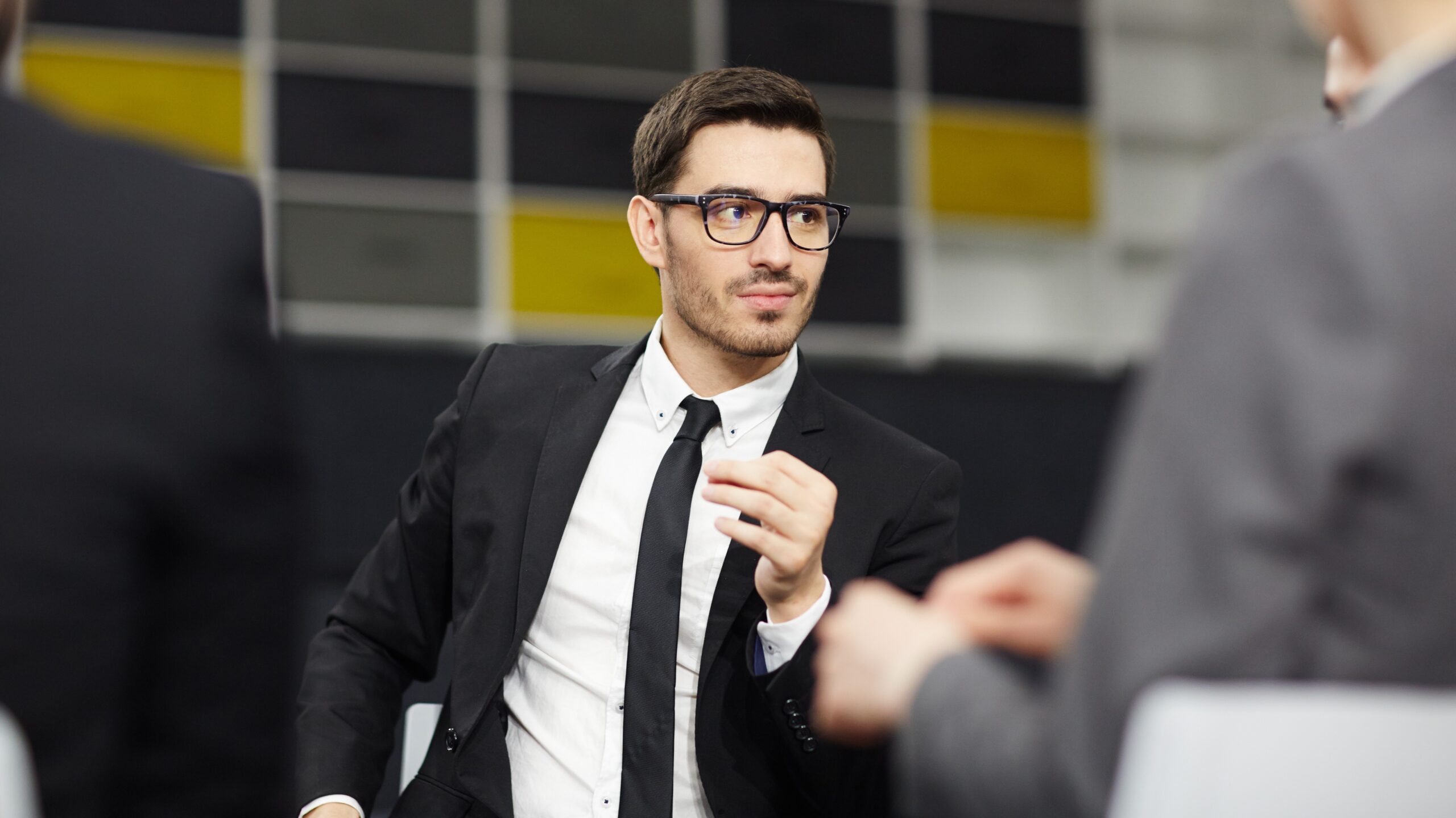 Не везунчик, а харизматик: кто это и как притягивать к себе внимание людей