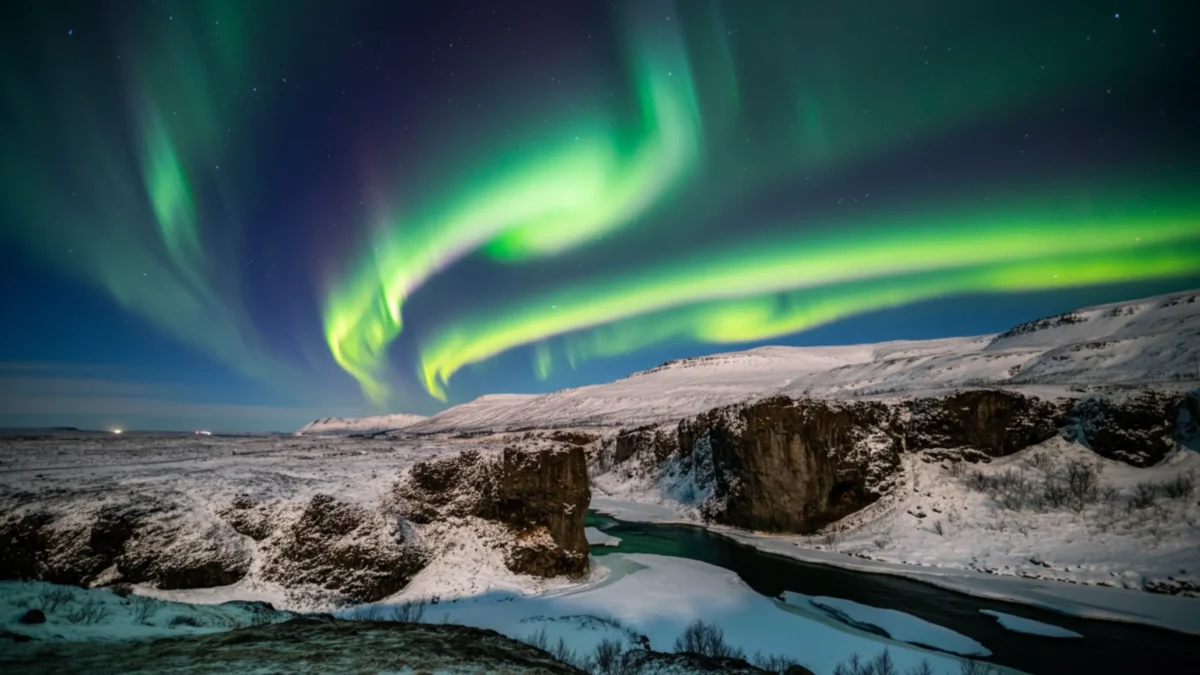 Что такое полярное сияние и где его увидеть в России
