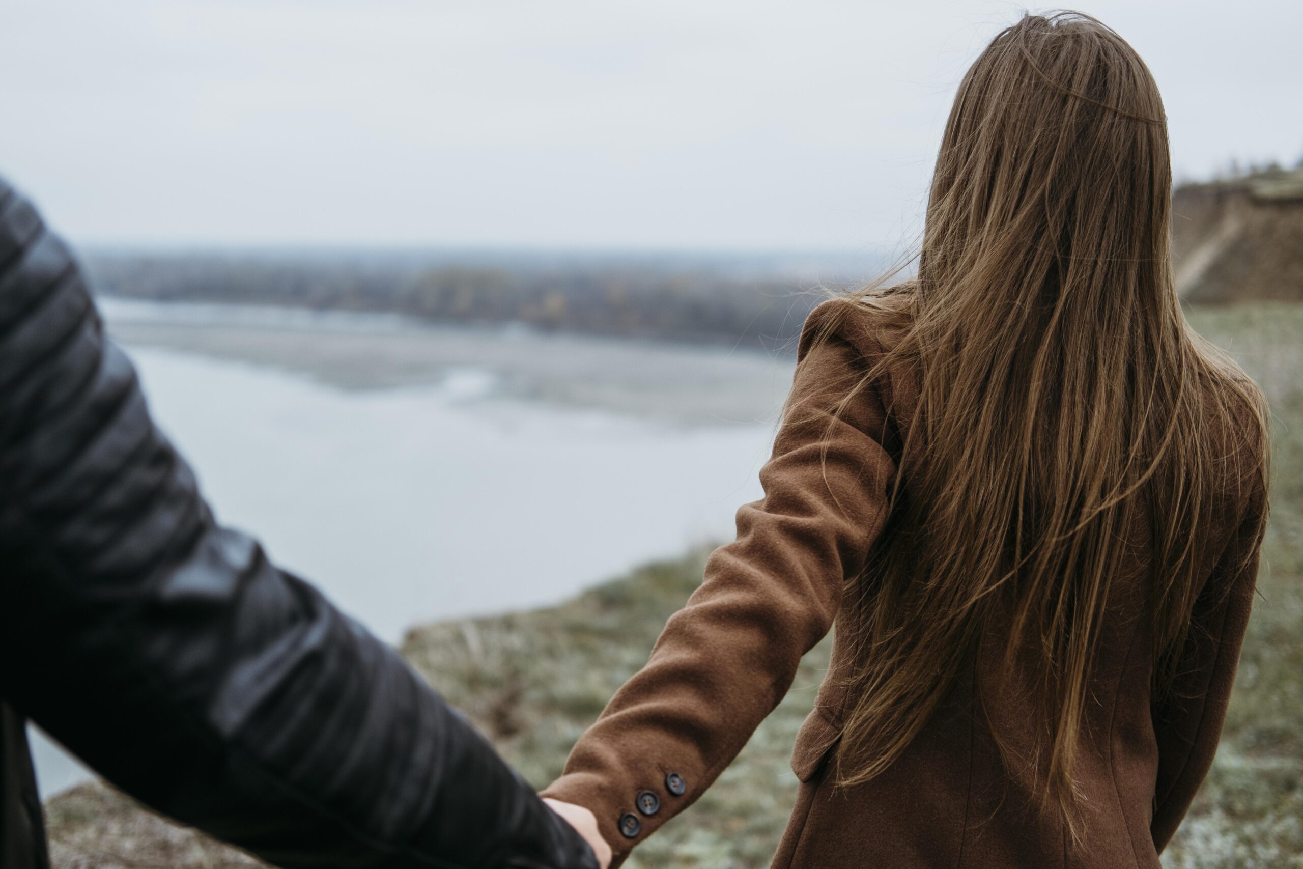 Как пережить расставание и почему это так тяжело: отвечает психолог