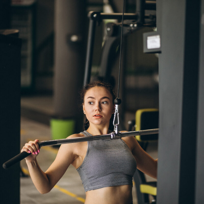 Прыщи и раздражения! Можно ли краситься на тренировку и какую косметику лучше использовать?