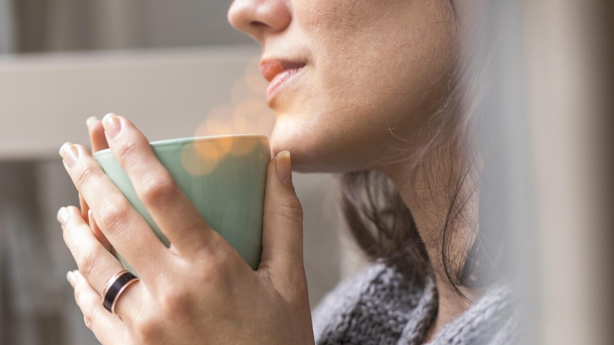 День чая: топ-5 зимних сборов от вирусов, кашля и простуд
