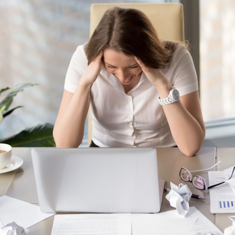 «Не вывожу»: как избежать нервного срыва и вытащить из этого состояния близких