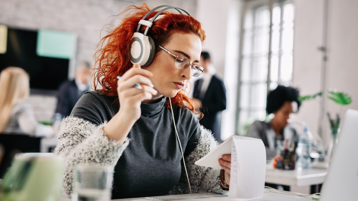 Даже в туалет с сериалами хожу: зачем нам фоновый шум?