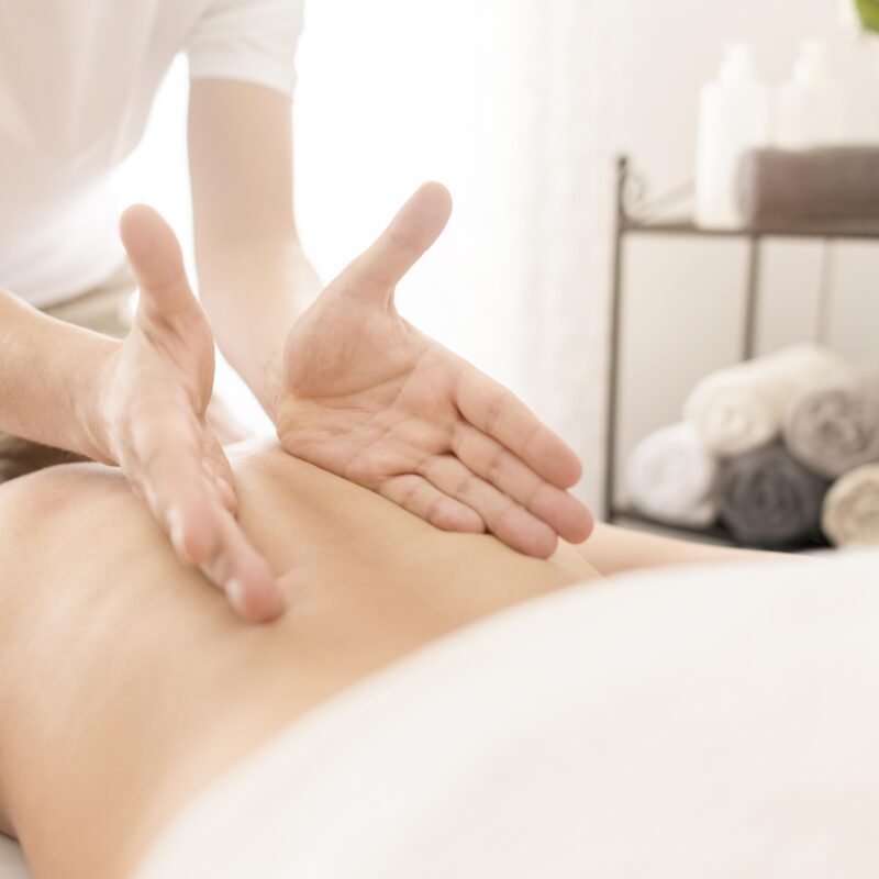 Зачем, как часто и при каких симптомах? Всё о пользе массажа, правилах и противопоказаниях