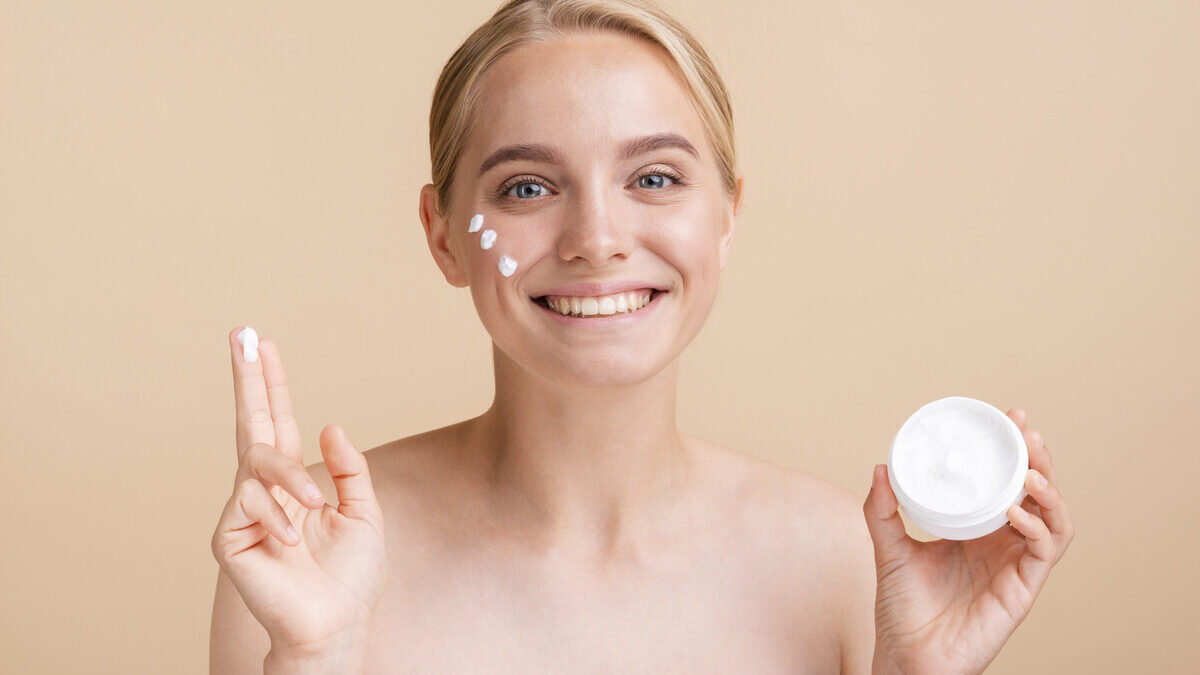 Всё про пептиды в косметике: что это такое, зачем они нужны и когда противопоказаны