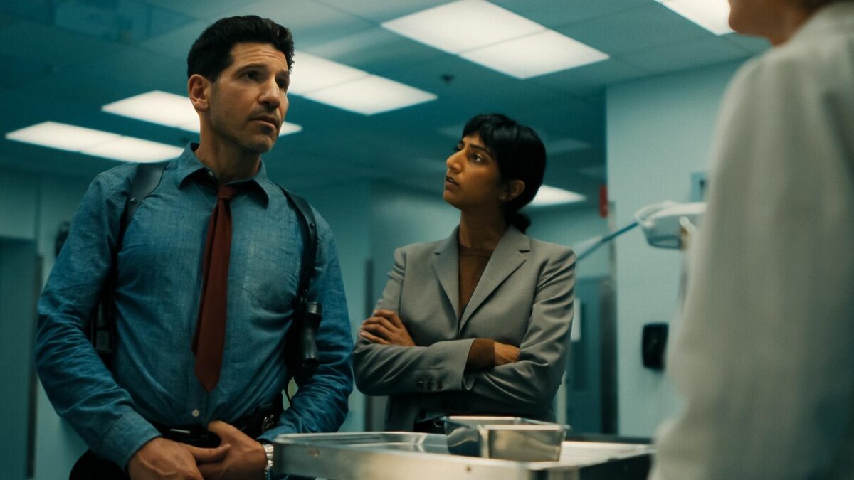 Кадр из сериала «Его и её» (2026).