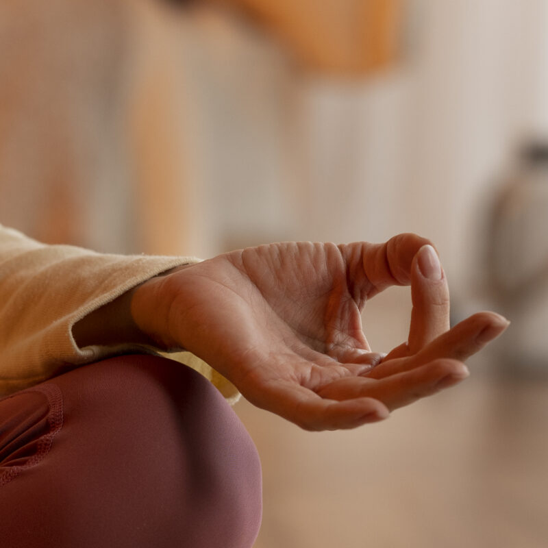 Весам – финансовая паника, Водолеям – прыжок в астрал: гороскоп на 27 января 2026 года