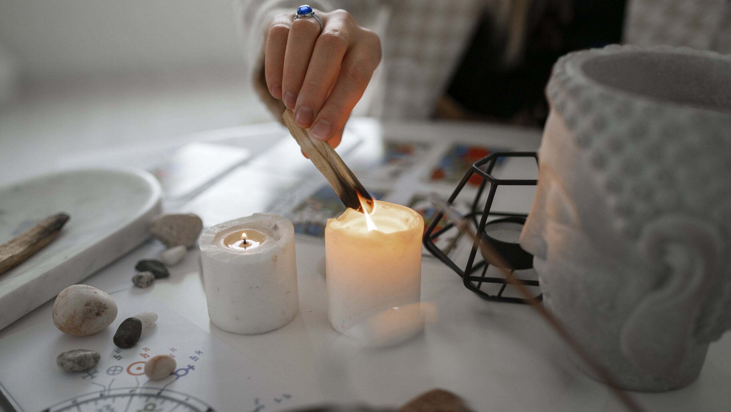 Львам снесёт голову, а Рыбы вспомнят о личных границах: гороскоп на сегодня, 19 января 2026 года