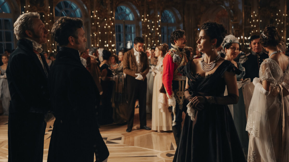 Кадр из фильма «Онегин» (2024).