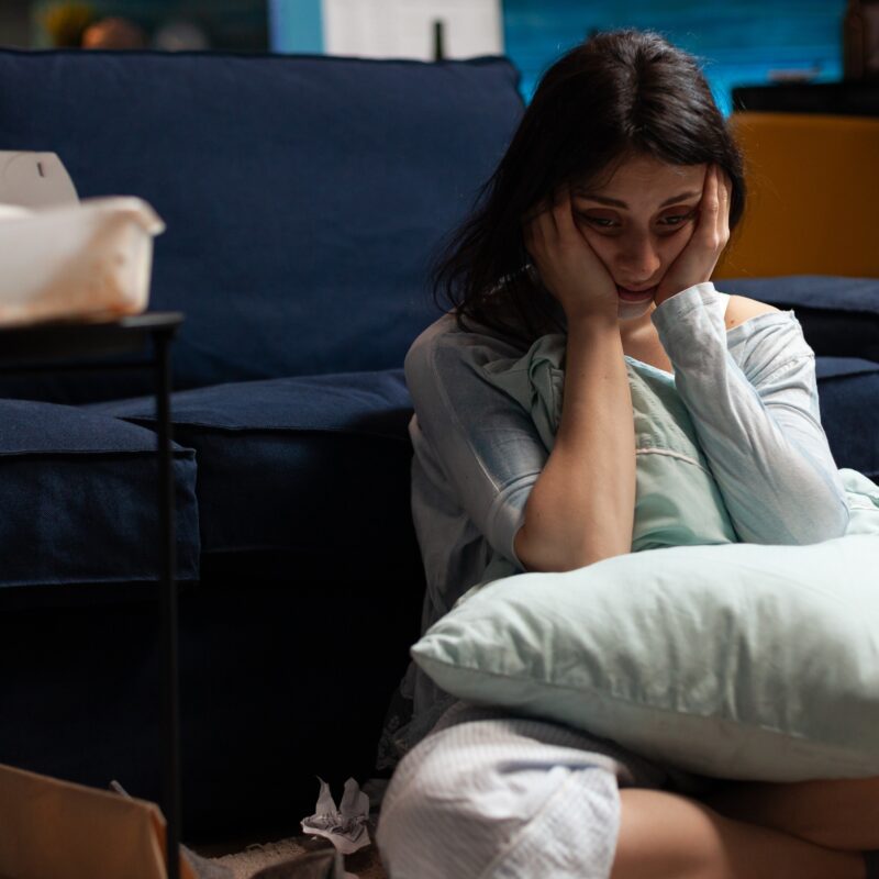 К кому обратиться за бесплатной психологической помощью женщине?