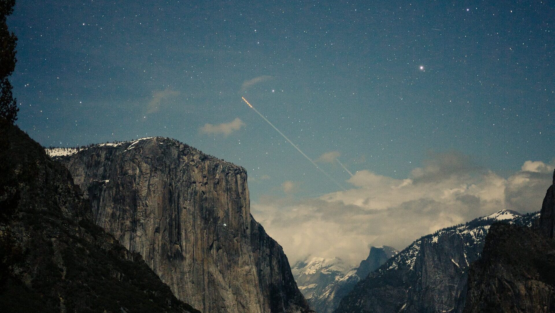 Близнецам – эмоциональные качели, а Весам – лютая эстетика: лучший гороскоп на 23 января 2026 года