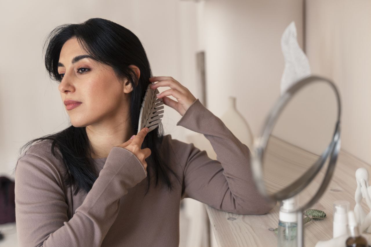 Для укладки, распутывания и на каждый день: как выбрать расчёску для волос? Подробная инструкция