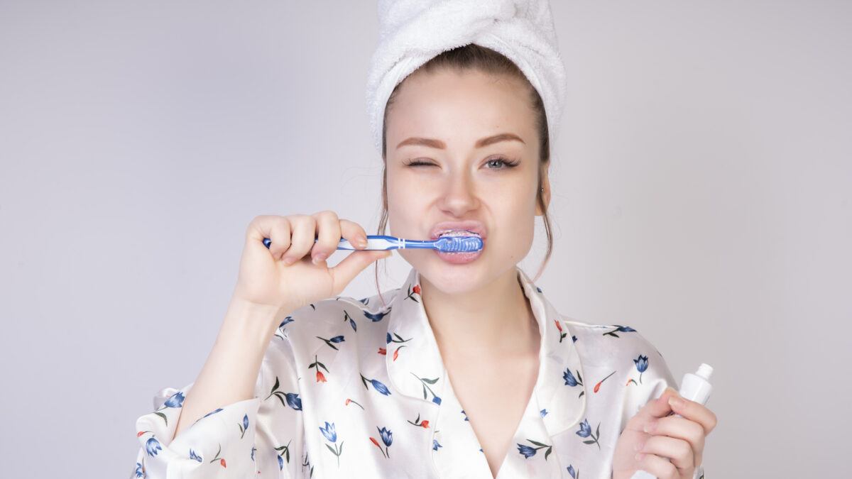 Полезные и опасные компоненты в составе: как выбрать зубную пасту? Пошаговый план