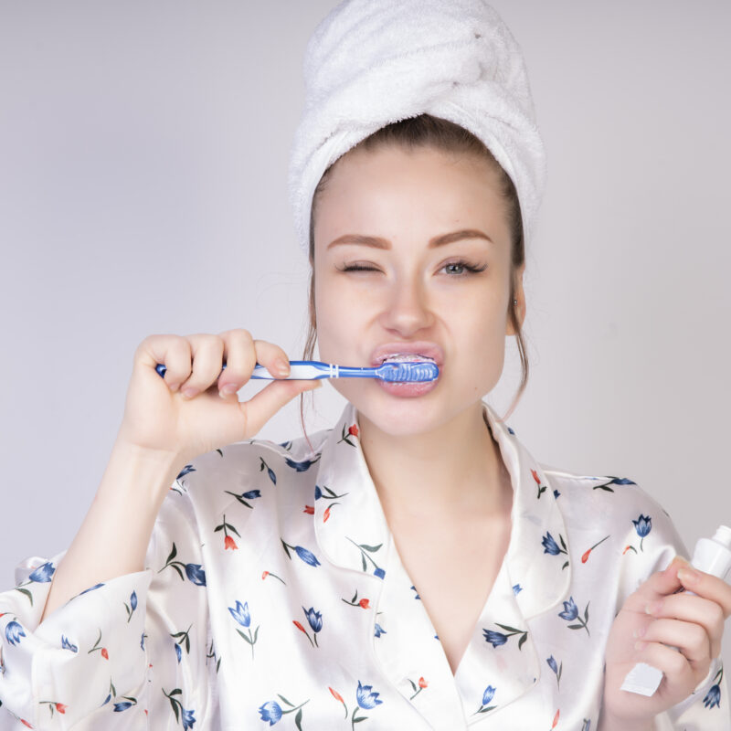 Полезные и опасные компоненты в составе: как выбрать зубную пасту? Пошаговый план