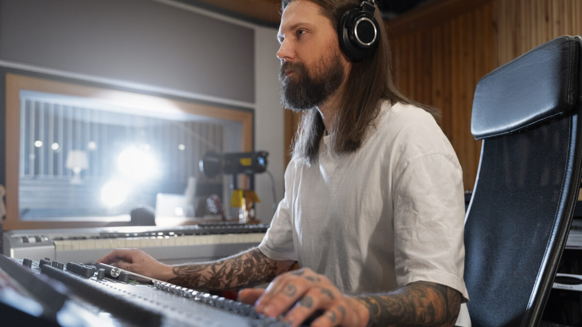 Фоли-артист