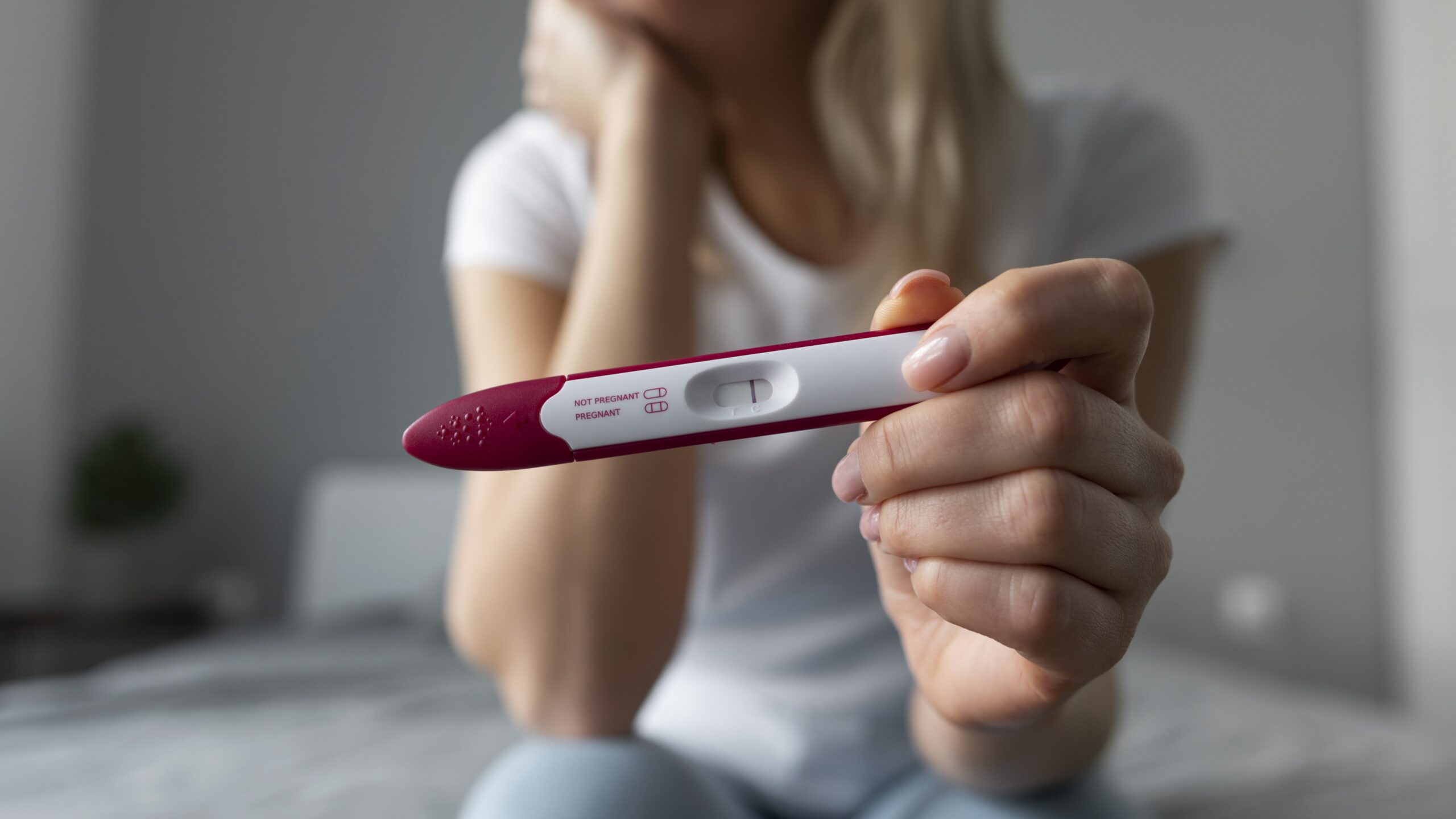 Снова одна полоска: почему не получается забеременеть и что с этим делать?