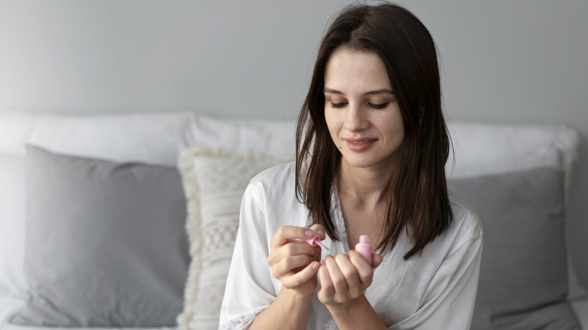 Инфекции и трещины! Как сделать маникюр самой и не навредить себе? Инструкция и правила безопасности