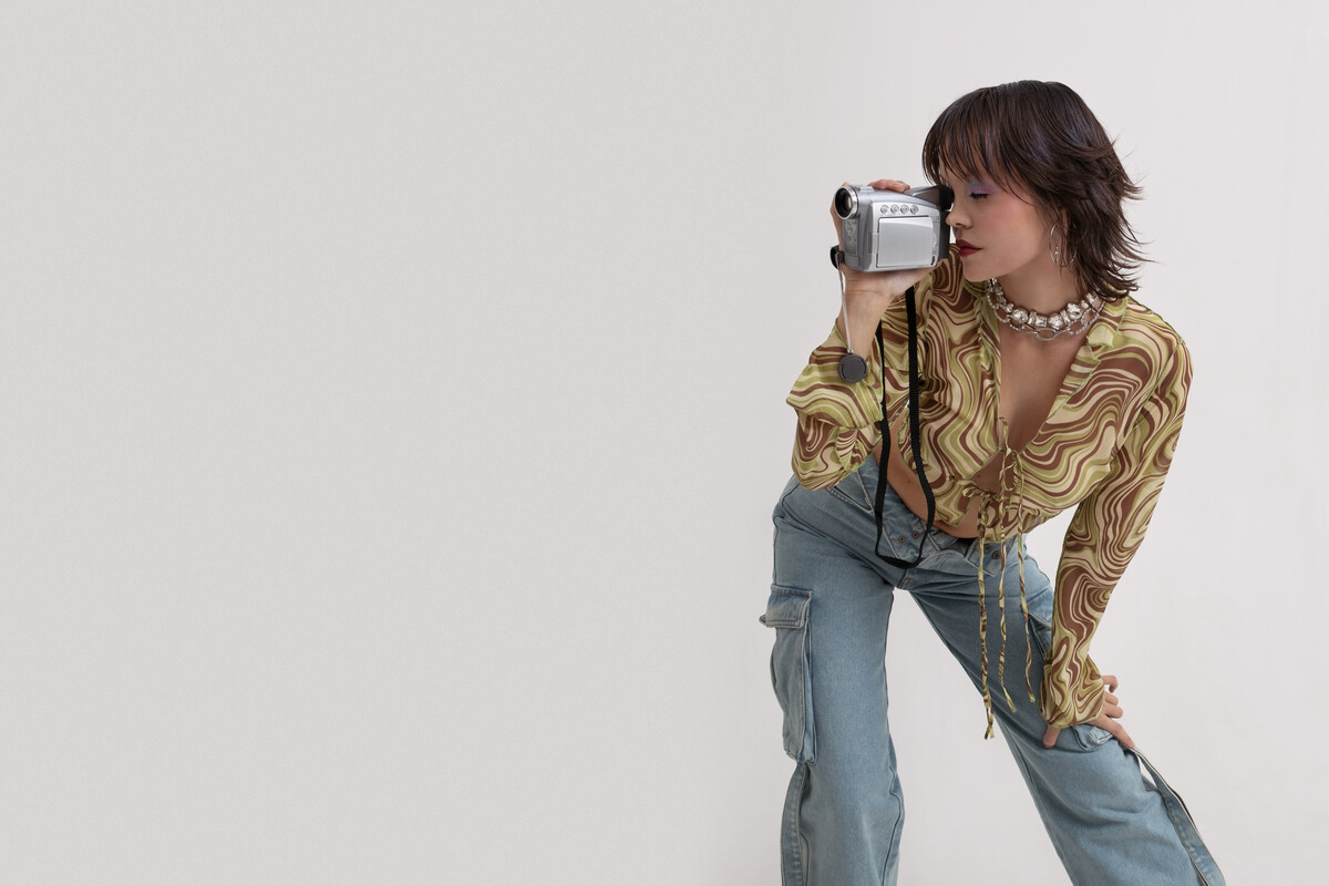 2000-е в глаз попали! Как носить скини-джинсы, кроп-топы и мини-юбки в 2026 году? 35 образов