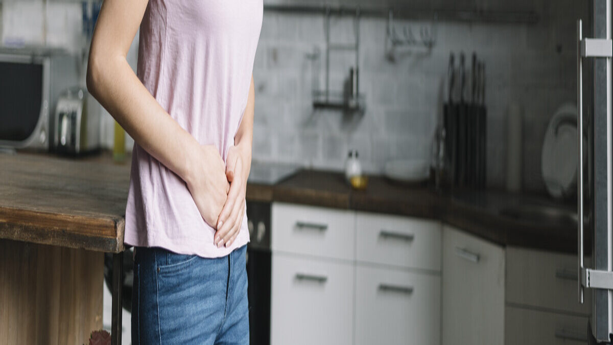 Почему болит живот при стрессе и что с этим делать – отвечает нутрициолог