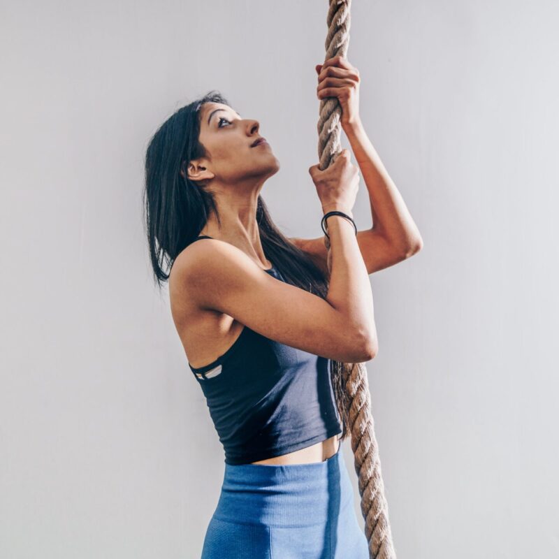 Целлюлит и растяжки: что лечим, а что учимся принимать – дерматолог разрушила мифы