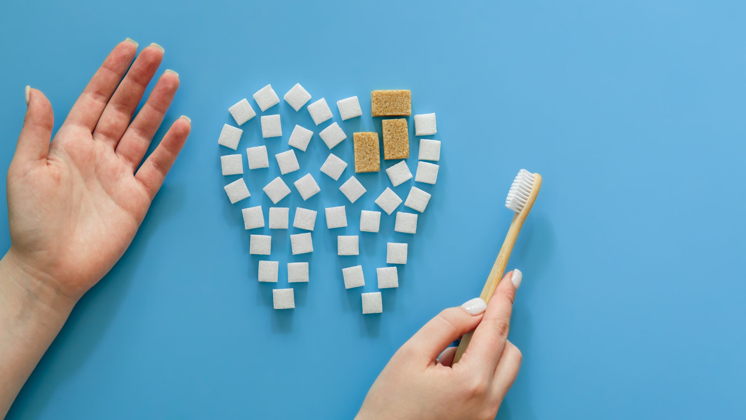 Уголь и сода не помогут? Как добиться «голливудской» улыбки дома