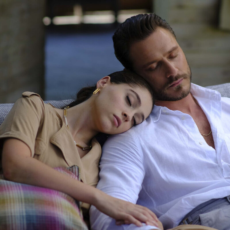 Абьюзеры, проходим мимо: топ-8 пар из турецких сериалов, которые построили здоровые отношения